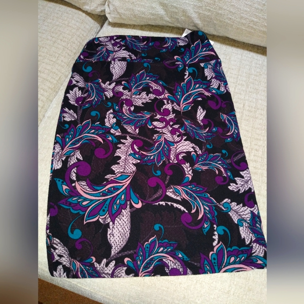 LULAROE CASSIE PENCIL SKIRT